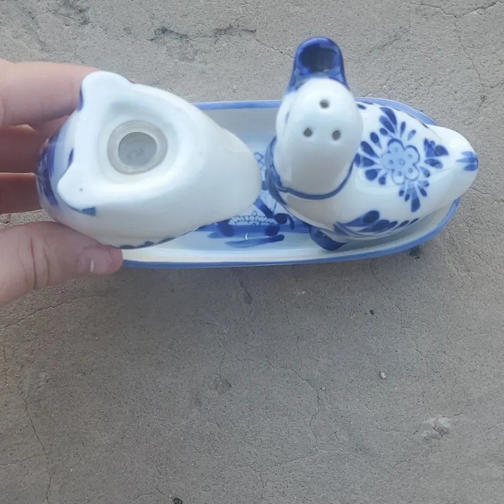 DELFT DUCK salt / pepper shakers - VTG HP Farmhouse
